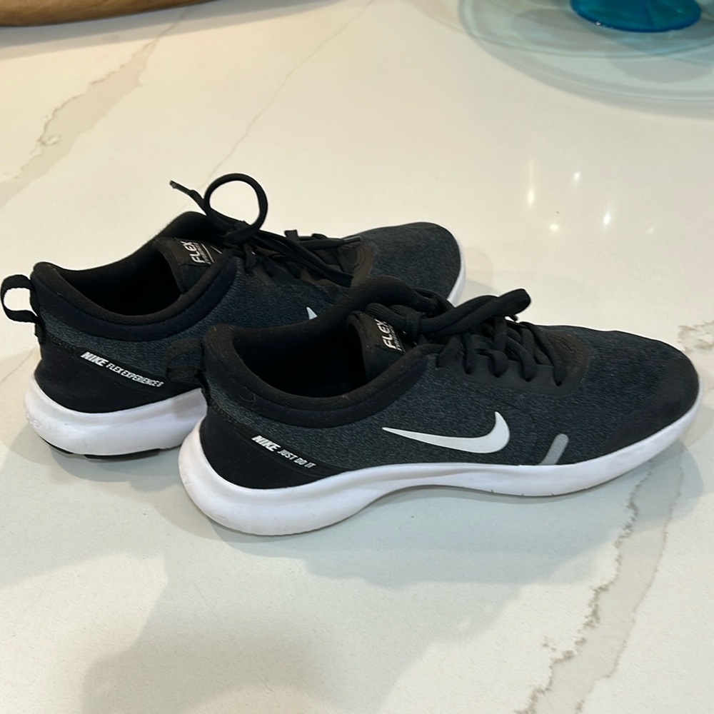 Nike Flex Experience running shoes size 8. Like new!